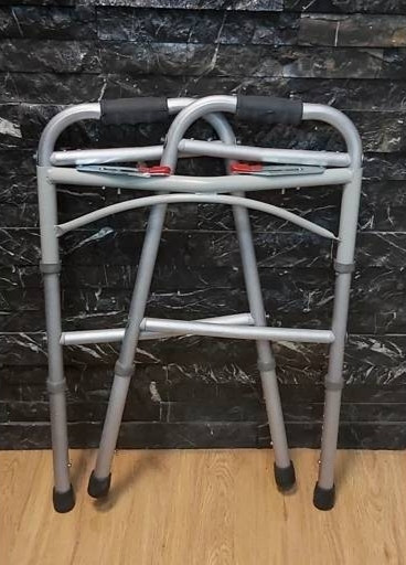 واکر آلمینیوم تاشو بدون چرخ